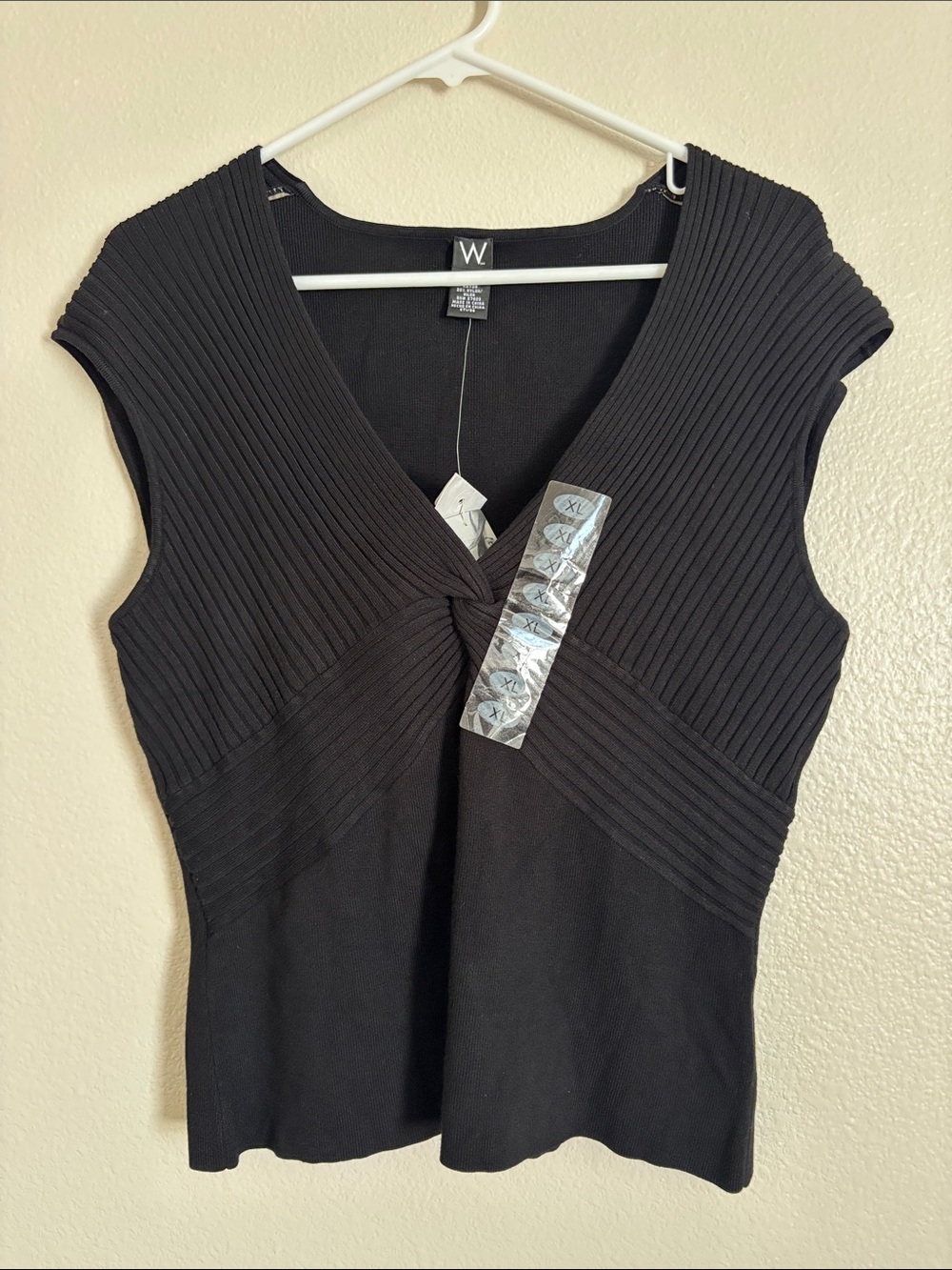 NWT Work to Weekend Sleeveless Knotted Blouse